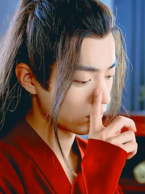《庆余年》花絮,言冰云上演"魏无羡同款摸鼻",歪头杀动作可爱