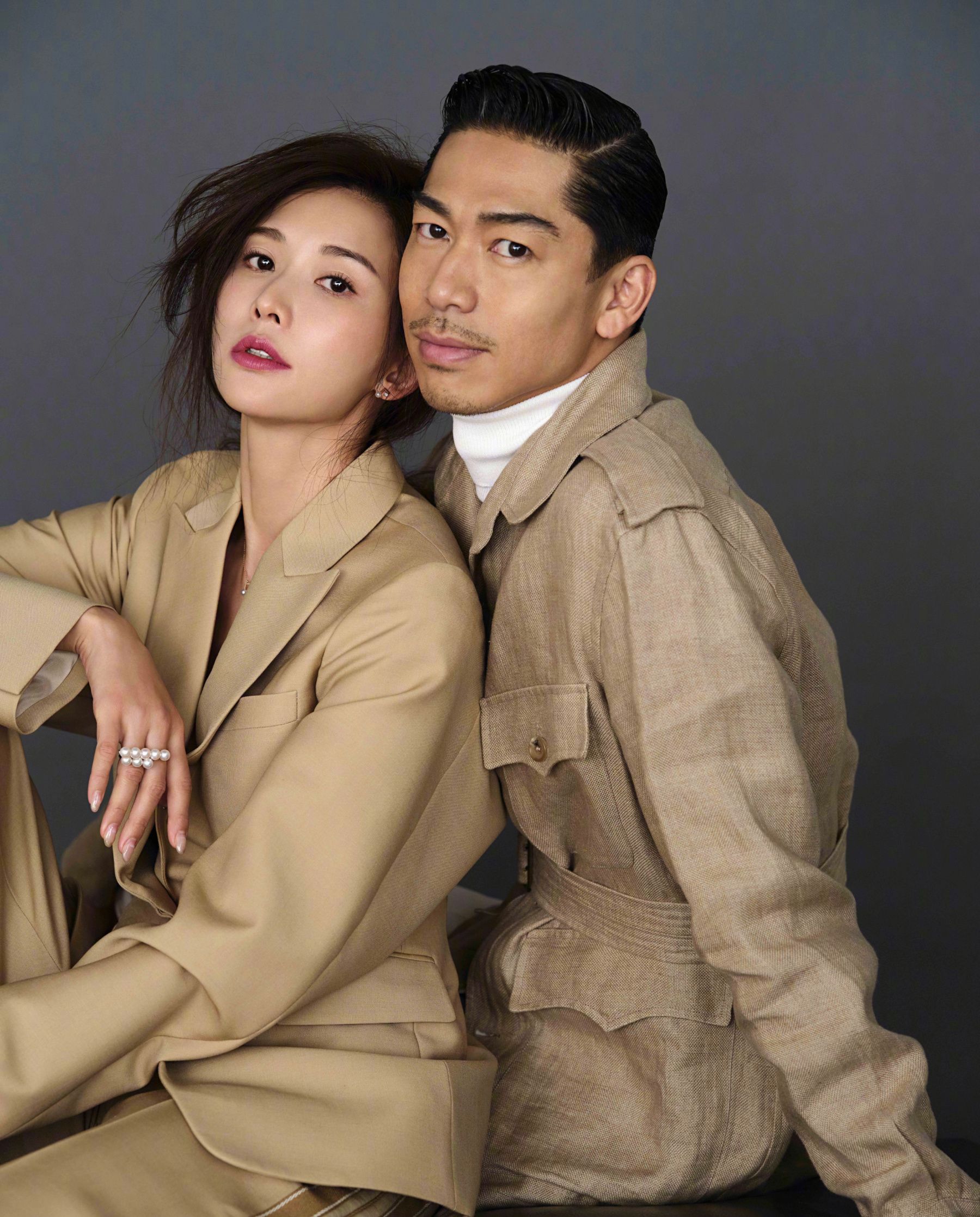 林志玲夫妻摸头抚脸拍大片,戴婚戒秀恩爱时尚感爆棚