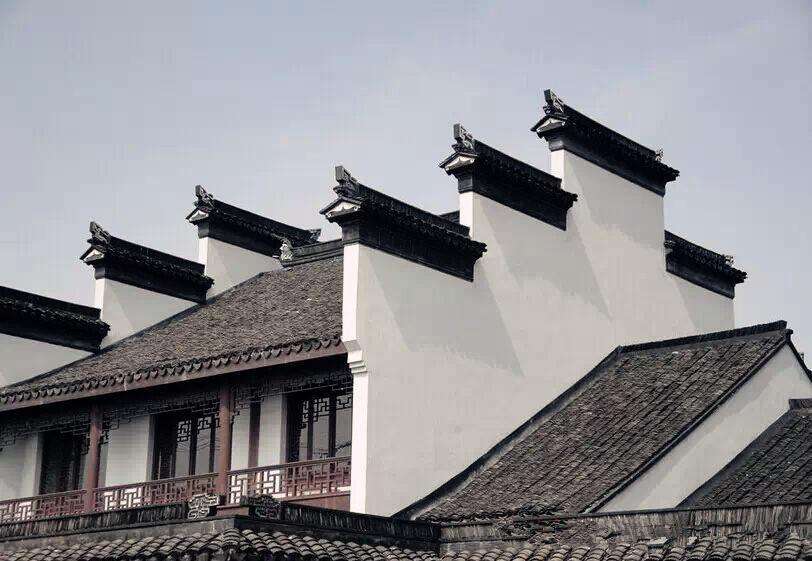 对比古代与现代制砖的方法,古代建筑为何只用青砖而不用红砖?