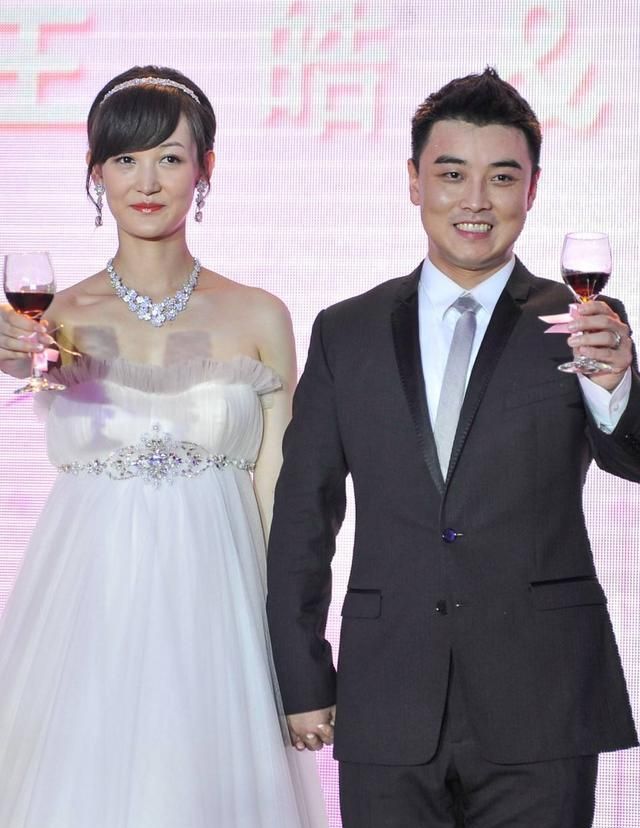 乒坛王皓迎36岁生日前女友被国家队开除32岁娇妻是舞蹈演员