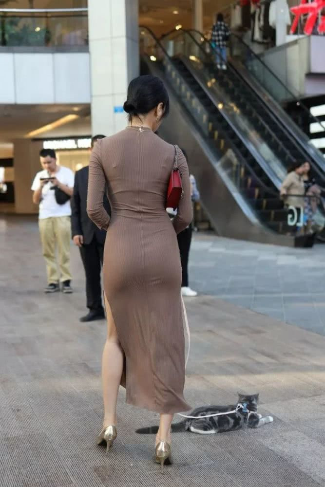 万万没想到这一件贴身裙很适合苹果臀穿了吧