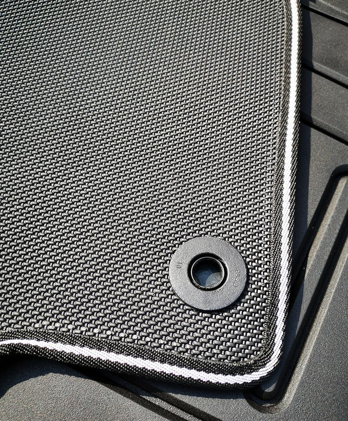 环保还要高颜值,奥迪a3车主亲测3w家tpe脚垫