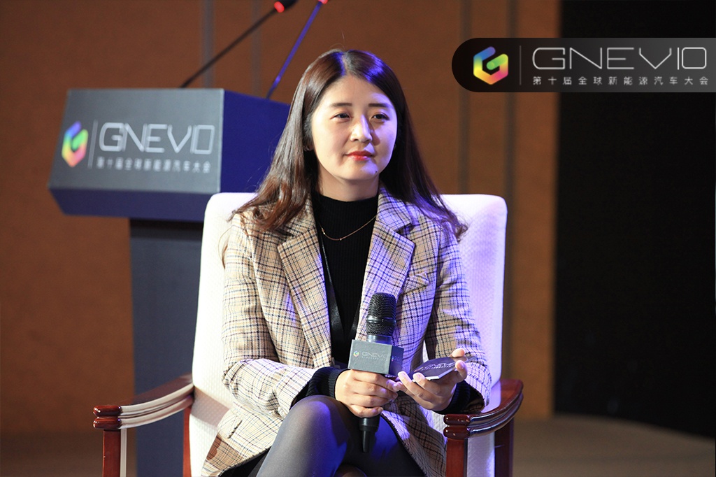 崔琰:尊敬的各位来宾大家下午好,我是华西证券汽车行业首席分析师崔琰