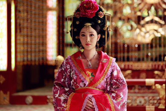 《武则天秘史》中饰演王皇后,同年在《太平公主秘史》中 扮演韦皇后