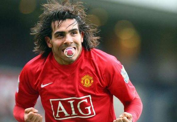 特维斯又把申花按住摩擦,球迷希望病魔早日战胜他