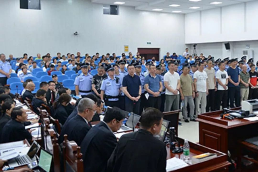 从中国好人到阶下囚刘氏四兄弟被控22项罪名最终获刑25年不等