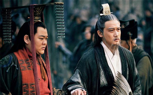 明朝时出土一口诸葛行军锅,看似平平无奇,倒水后专家:太神奇了|行军锅|诸葛亮|铜鼓_新浪新闻