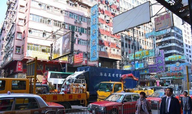 购物欲在上升，国内香港一日游