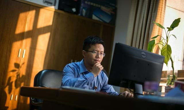 考上公务员,却因领导的一句话想要辞职,真的值得吗?