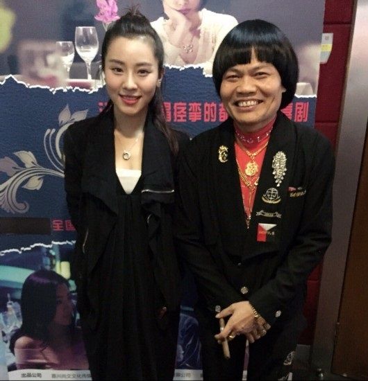 他天生貌丑,却身家千万,只有一个女人愿嫁给他,最终还是被抛弃|八两金|身家|叶竟生_新浪新闻