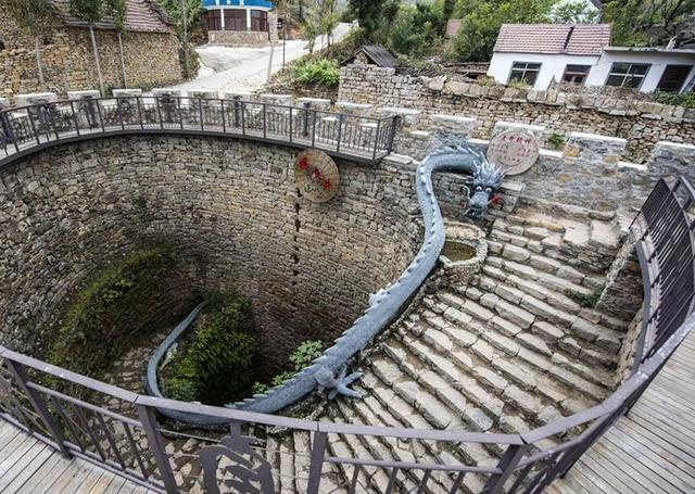 山东藏个螺旋井,打水要走108级台阶,摇身一变成"网红井"