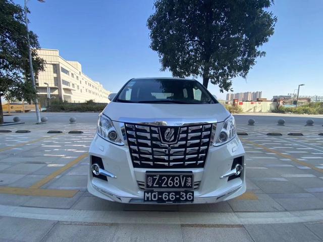 2014款丰田埃尔法仅售17万,商务有格调,动力充足,经典mpv