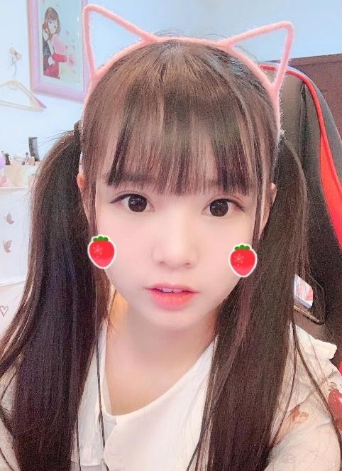 火线妹直播途中手滑关闭美颜,意外暴露真实颜值,网友:不敢认!|火线|美