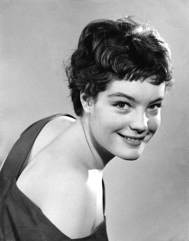 茜茜公主的悲剧:被阿兰德龙抛弃,离婚2次,丧夫丧子,43岁早逝|维斯康蒂