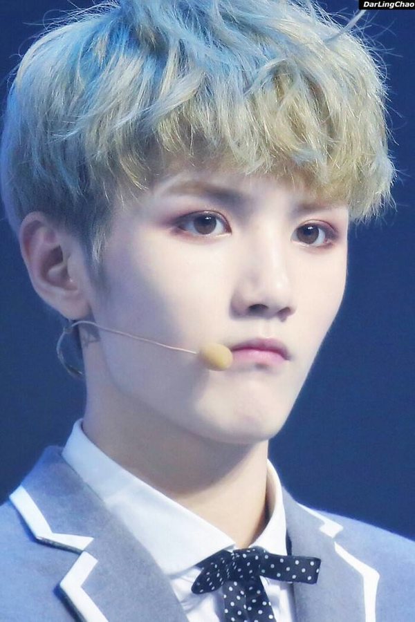 时髦霸气渔夫帽少不了,灵超戴印花渔夫帽酷劲十足