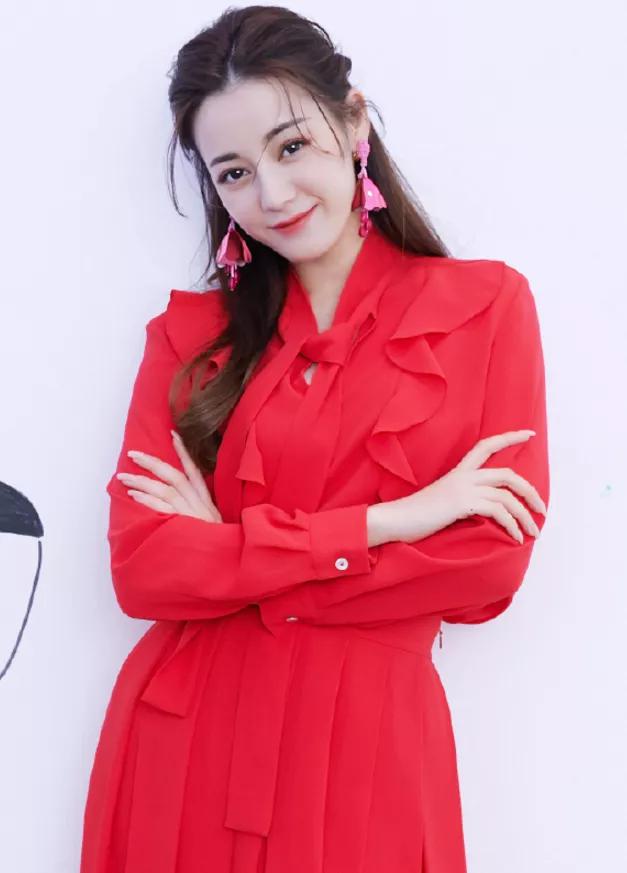 迪丽热巴肖战穿情侣装cp感爆棚好入戏郎才女貌太般配了