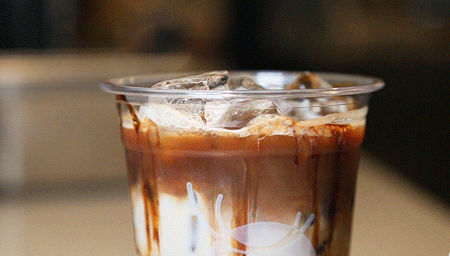 瑞幸咖啡|黑森林|拿铁_新浪新闻