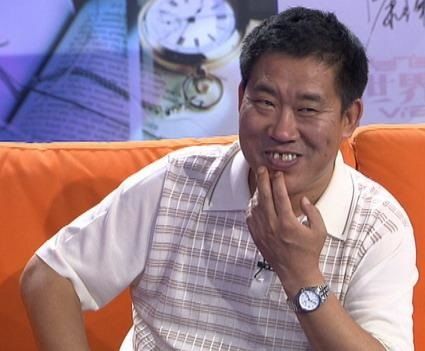 他出道27年,学过童子功,被称为"反派专业户",妻子端庄秀美