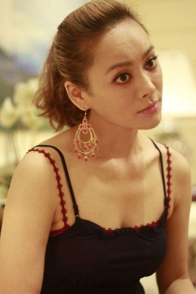 宁静在拍摄《红河谷》的时候,认识了美国演员保罗·克塞.