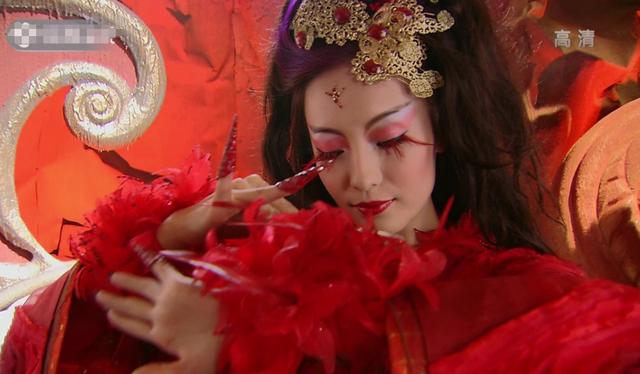 当年《仙剑》中风情万种的火鬼王,今变化认不出,一双儿女颜值高