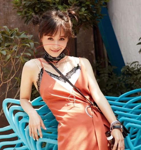 王子文今天扎丸子头了,改变以往风格!网友:美到无法转移视线