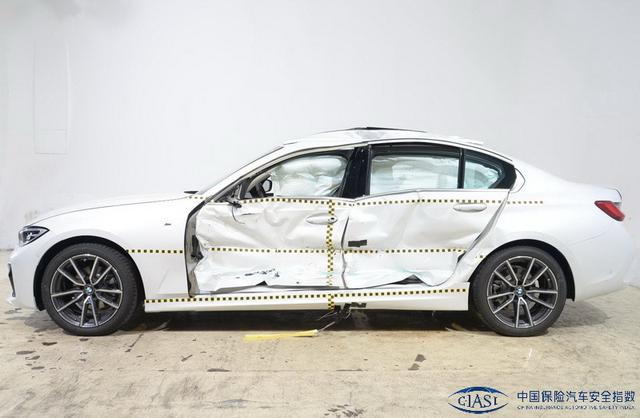 华晨宝马3系长轴版中保研碰撞测试：安全性十足，就是修不起