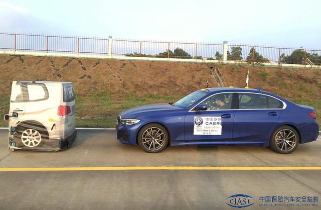 华晨宝马3系长轴版中保研碰撞测试：安全性十足，就是修不起