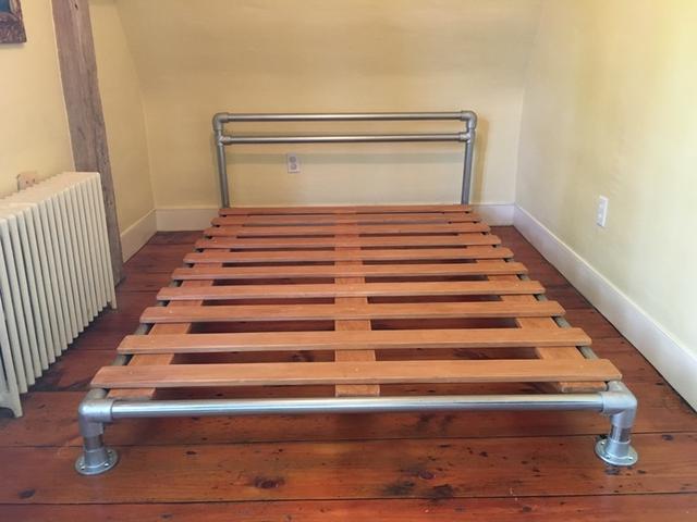 装修结束用钢管自制一张,600斤也睡不塌,结实|钢管|床架|床铺_新浪