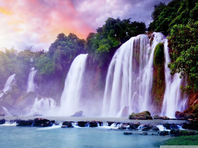 生肖兔属兔的人既懂得赚钱,又懂得守财,一辈子下来运势持续往上行