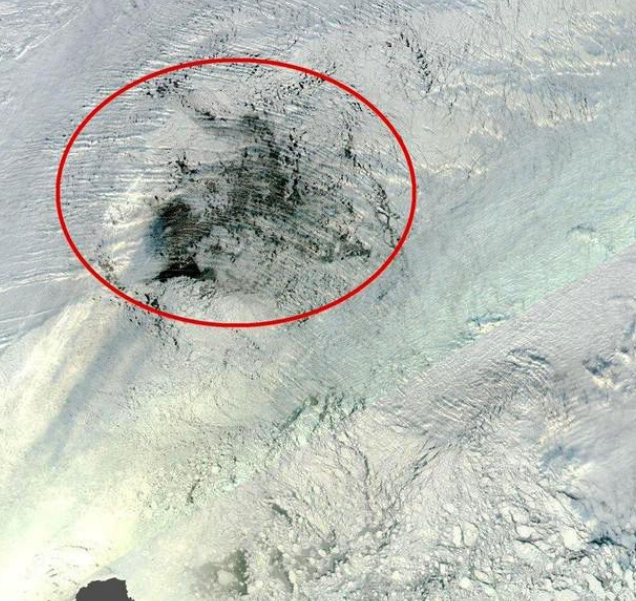 科学家发现南极冰川出现巨型"空洞",形成原因让人感到害怕