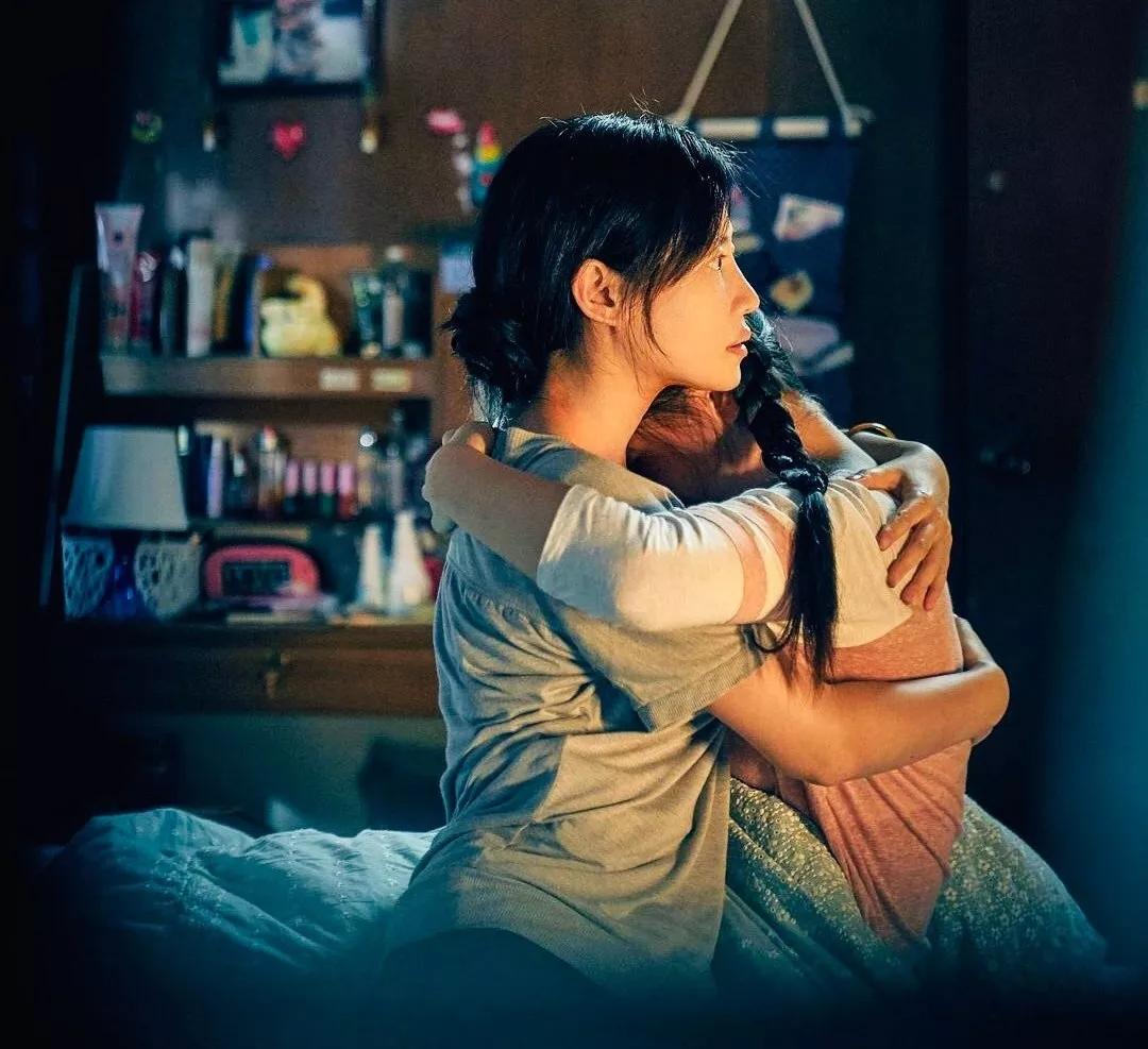 母女共同出演《误杀》,陈冲演技大受好评,17岁女儿成"败笔"