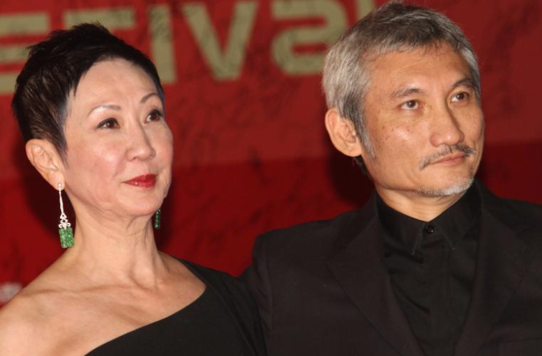 大导徐克深夜约会女友!和小33岁助理相恋7年?两人同框像父女