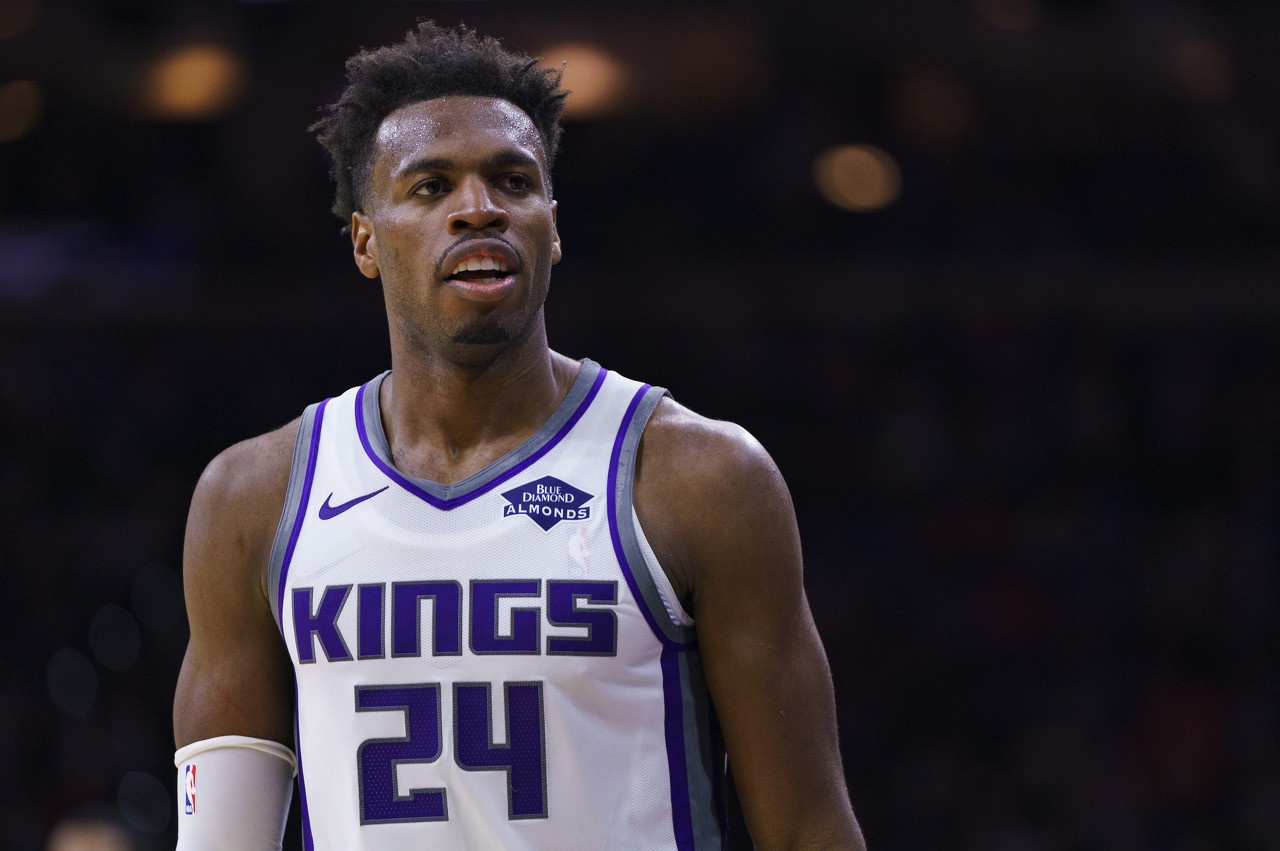 nba官方祝国王球员希尔德27岁生日快乐