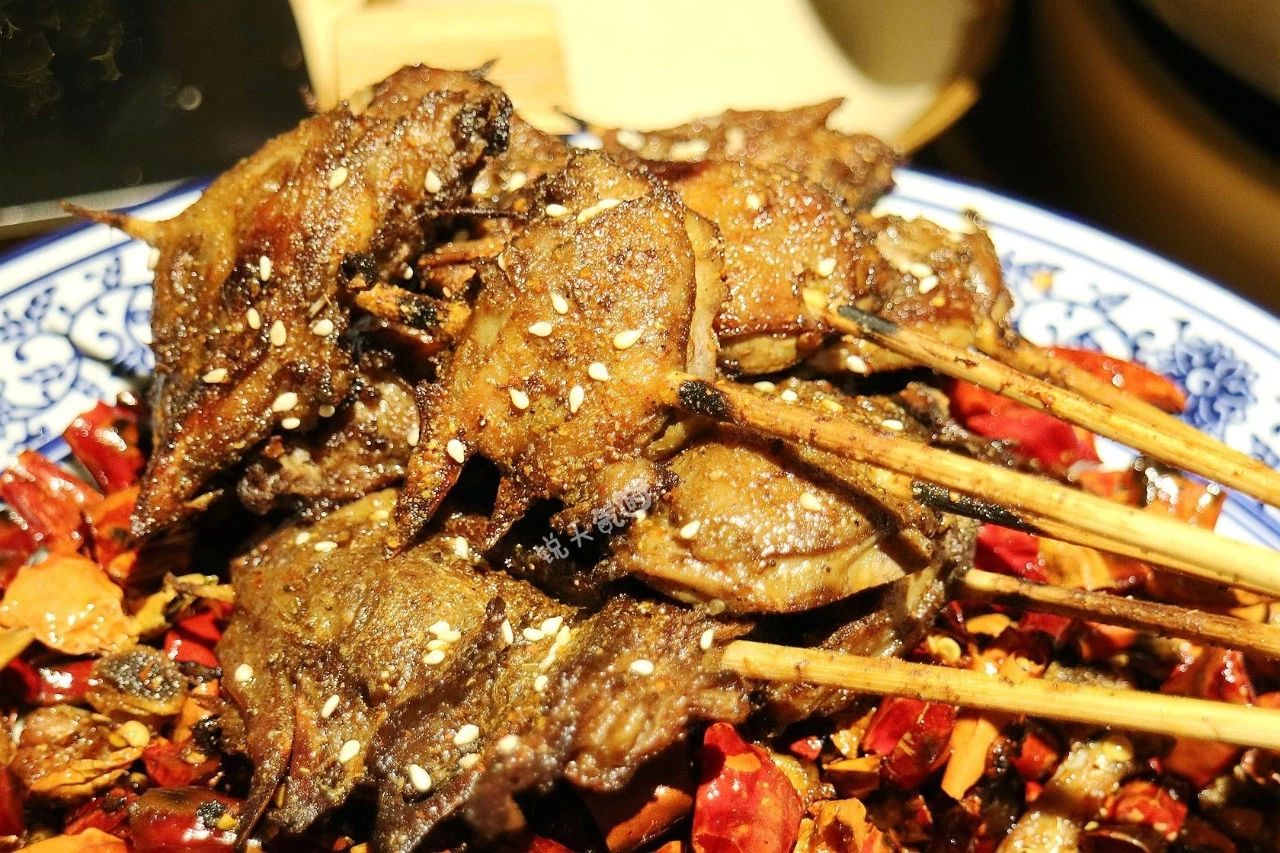 正文          馋嘴小甲鱼   还没从鸡煲的美味中缓过神,这馋嘴小甲鱼