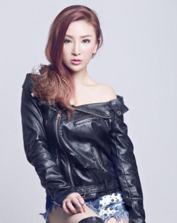 她是香港18线三级女星,如今到内地发展,家里马桶都是纯金的