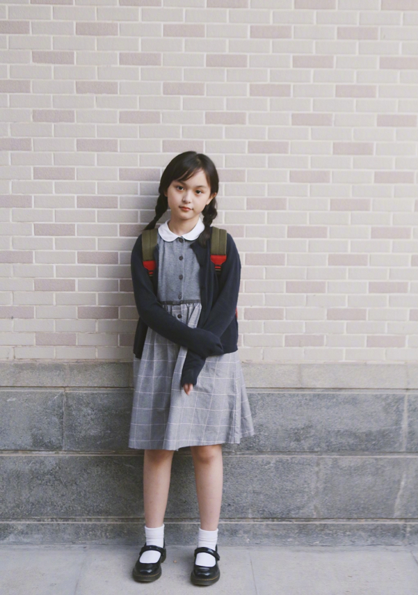 还记得3岁出道年入百万的刘楚恬吗如今10岁长这样