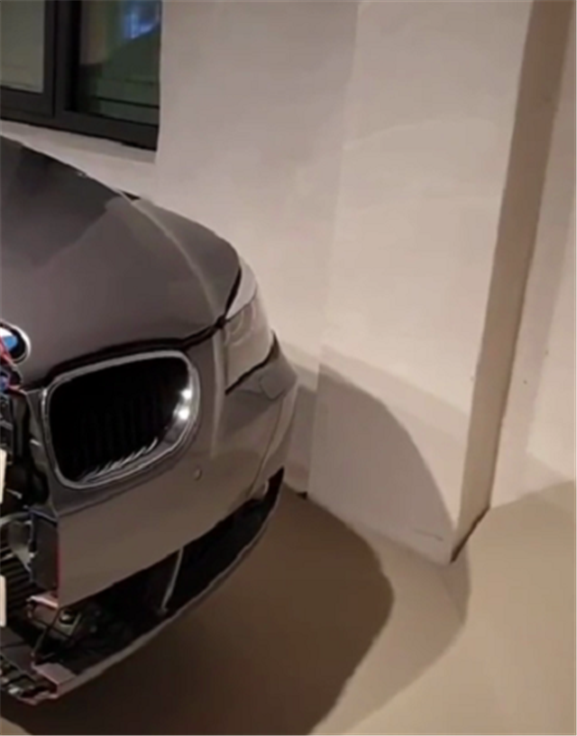 半个车身被锯断的宝马3系，看到内部构造那一刻，才知其为何昂贵