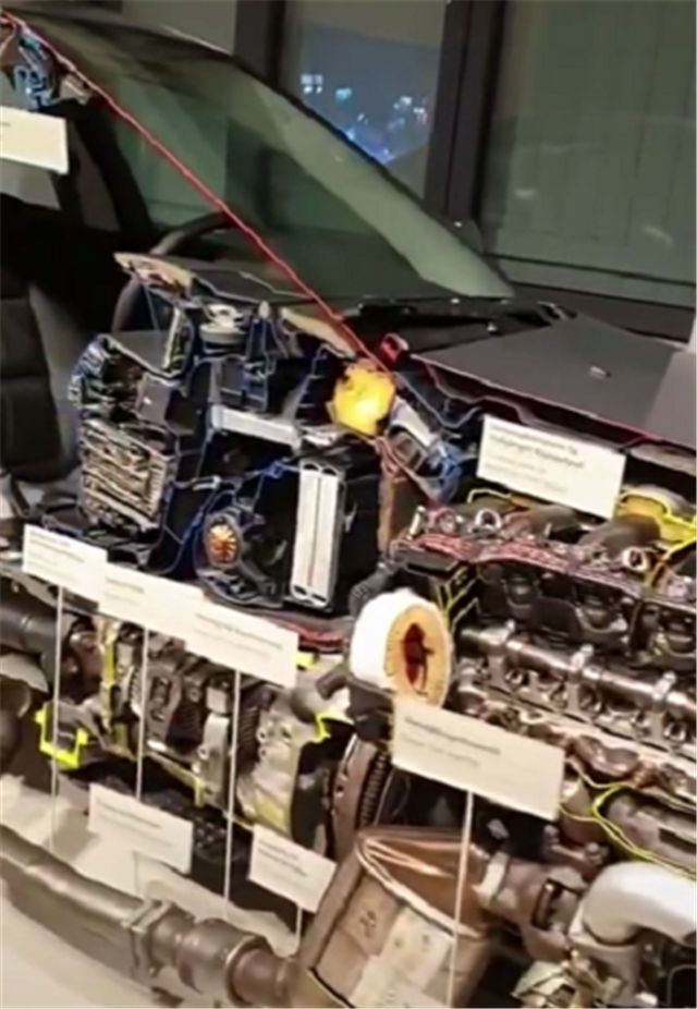 半个车身被锯断的宝马3系，看到内部构造那一刻，才知其为何昂贵