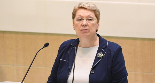 俄教育部长:新年假期别留作业|教育部长|家庭作业|瓦西里耶夫娜_新浪