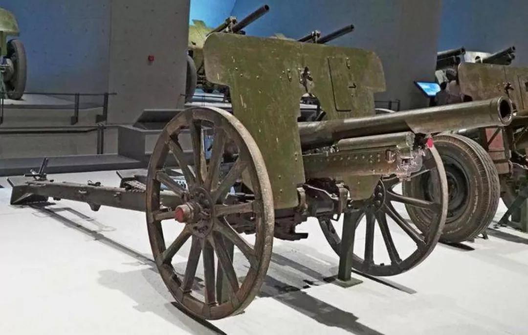 我们常说的山炮究竟是什么武器现在中国陆军还有山炮么