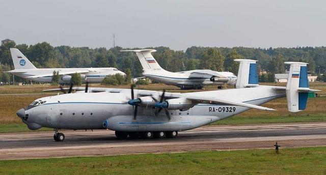 作为一款螺旋桨飞机,安-22运输机的动力来自四台库兹涅佐夫hk-12ma涡