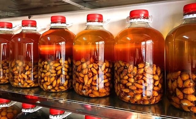 这野果现在正当季浑身是刺1斤30元泡酒很滋补营养又美味