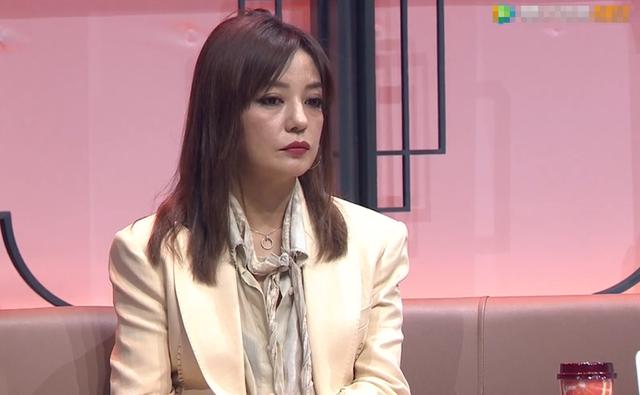 赵薇憔悴浮粉沙溢显皱纹演员请就位关掉滤镜显露真实状态