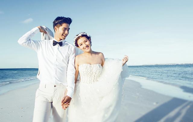 袁成杰晒出自己的家,面积不大但收拾很整洁,老婆一看就贤妻良母