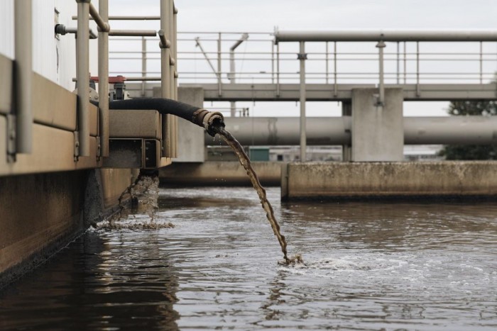 柏林工厂利用回收废水制造出传统黑啤