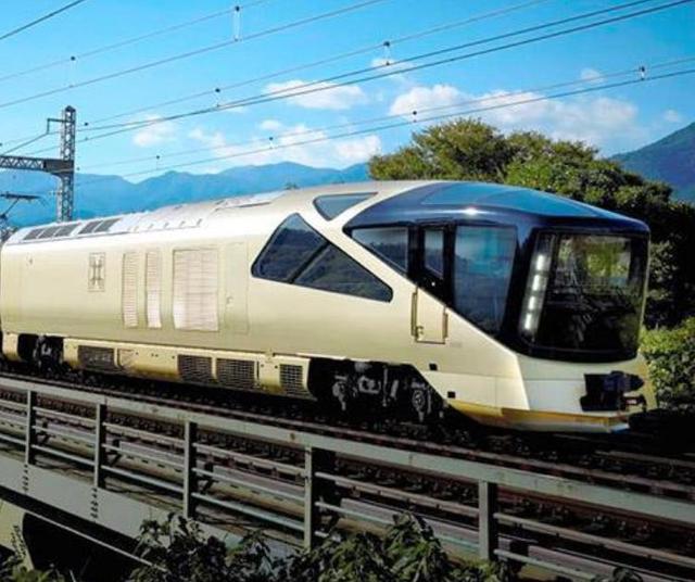 日本最"豪华"列车,花费5亿日元打造,乘客必须穿正装才能进