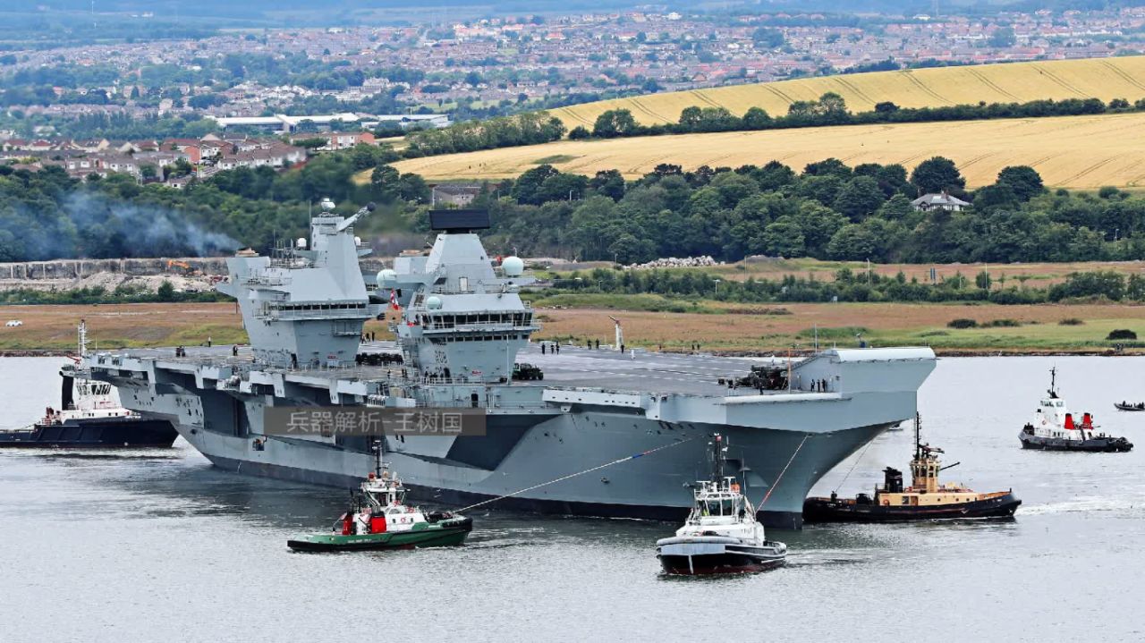 英国航母起降f35b舰载机,地点竟是在军港内