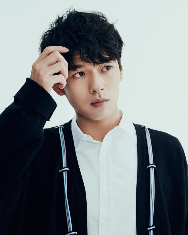 《传闻中的陈芊芊》曝人物海报 盛英豪古装造型仙气十足