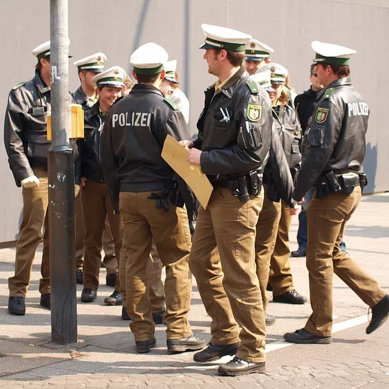 德国警察装备真如此豪华这些大家伙竟不是电影道具