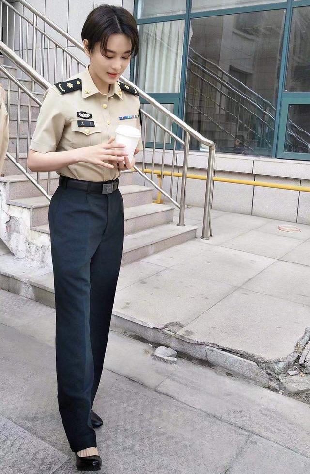 张馨予《号手就位》演女军人没问题,但在妆容上还应更注意